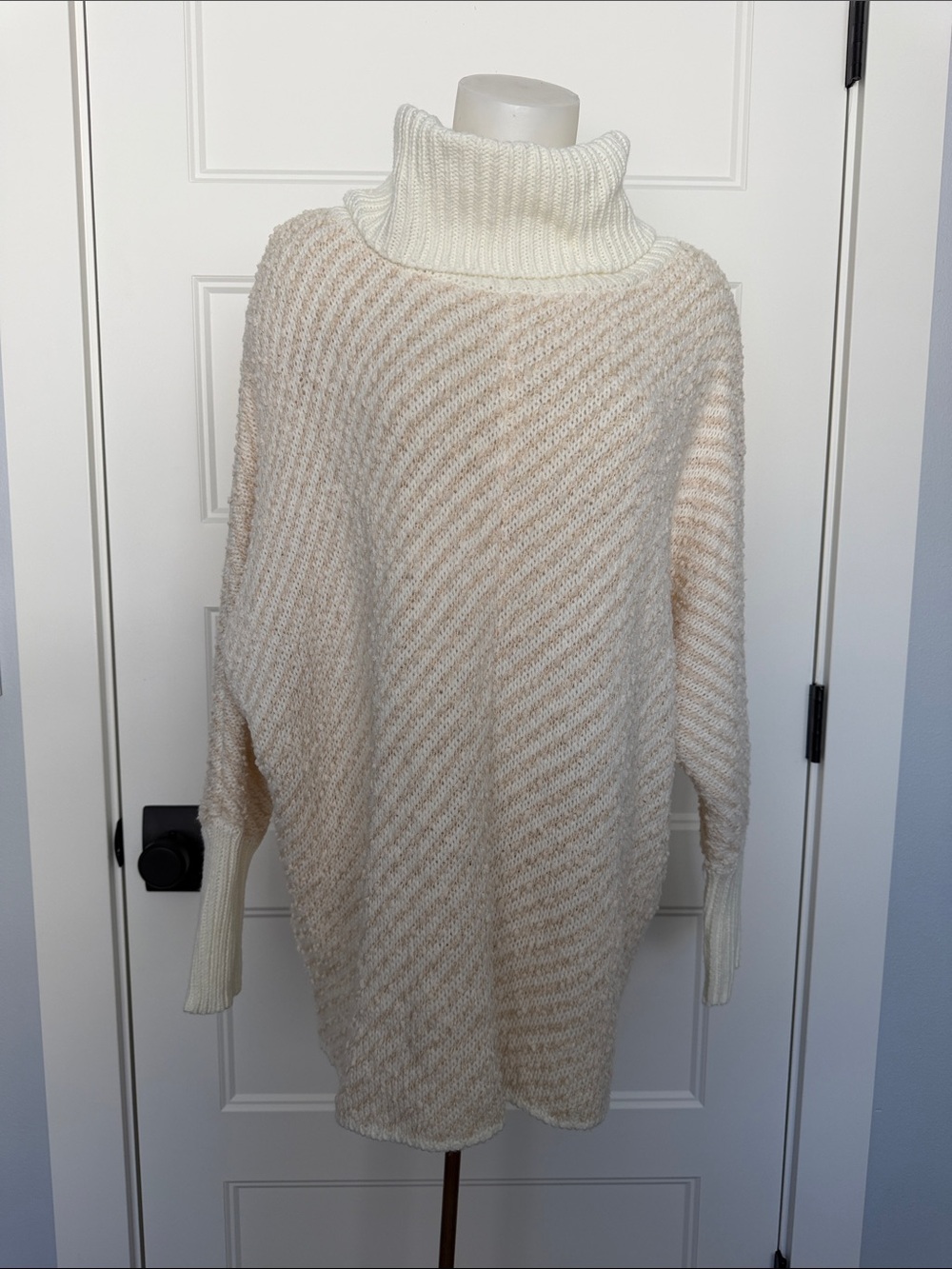 NWT Moon & Madison Cowl Neck Long Sleeve Oversize Knit Sweater in Sz Small